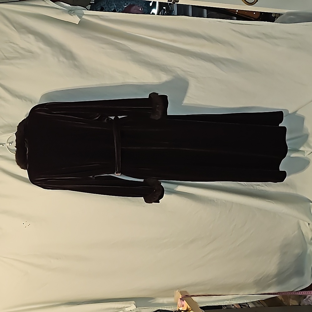 Delicates Wrap Around Bath Robe - Picture 9 of 12